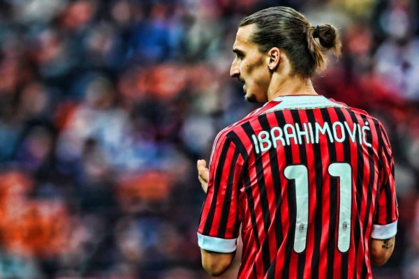 Ibrahimovic anuncia aposentadoria do Milan