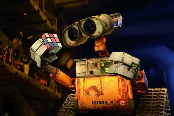 WALL-E dá tudo de bom para eva